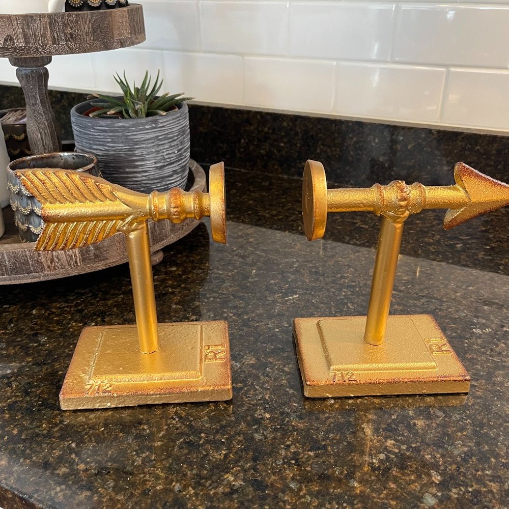 Creative Co-op Heavy Painted Concrete Arrow Bookends